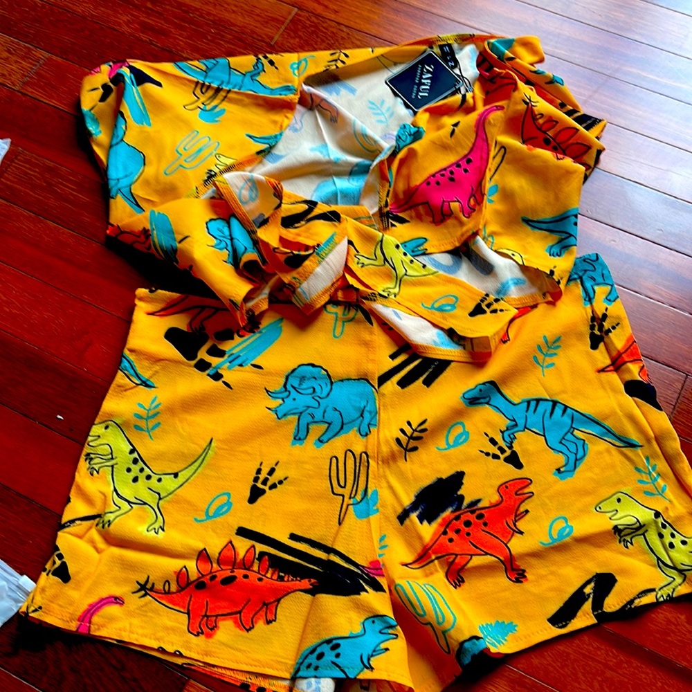Zaful Dinosaur Pirate shorts set cover-up